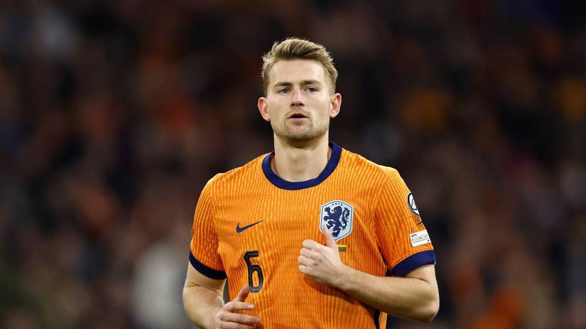 Matthijs de Ligt hat seit November wegen Rückenproblemen kein Spiel mehr bestritten. Kurz vor der WM muss sich der Innenverteidiger jetzt einer OP unterziehen, die ihm das Turnier kosten wird.