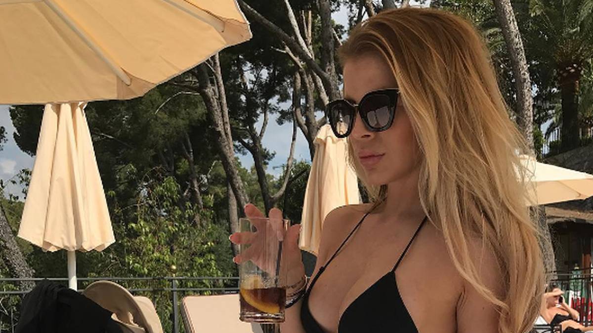 Ina Aogo freut sich nach einem Tag voller Regen auf Mallorca endlich wieder den Bikini auspacken zu können