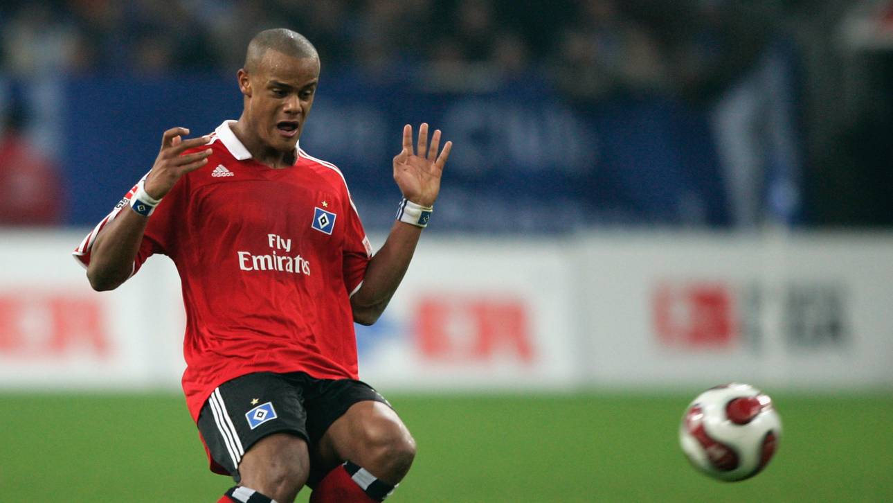 FC Schalke 04 v Hamburger SV - Bundesliga: Vincent Kompany