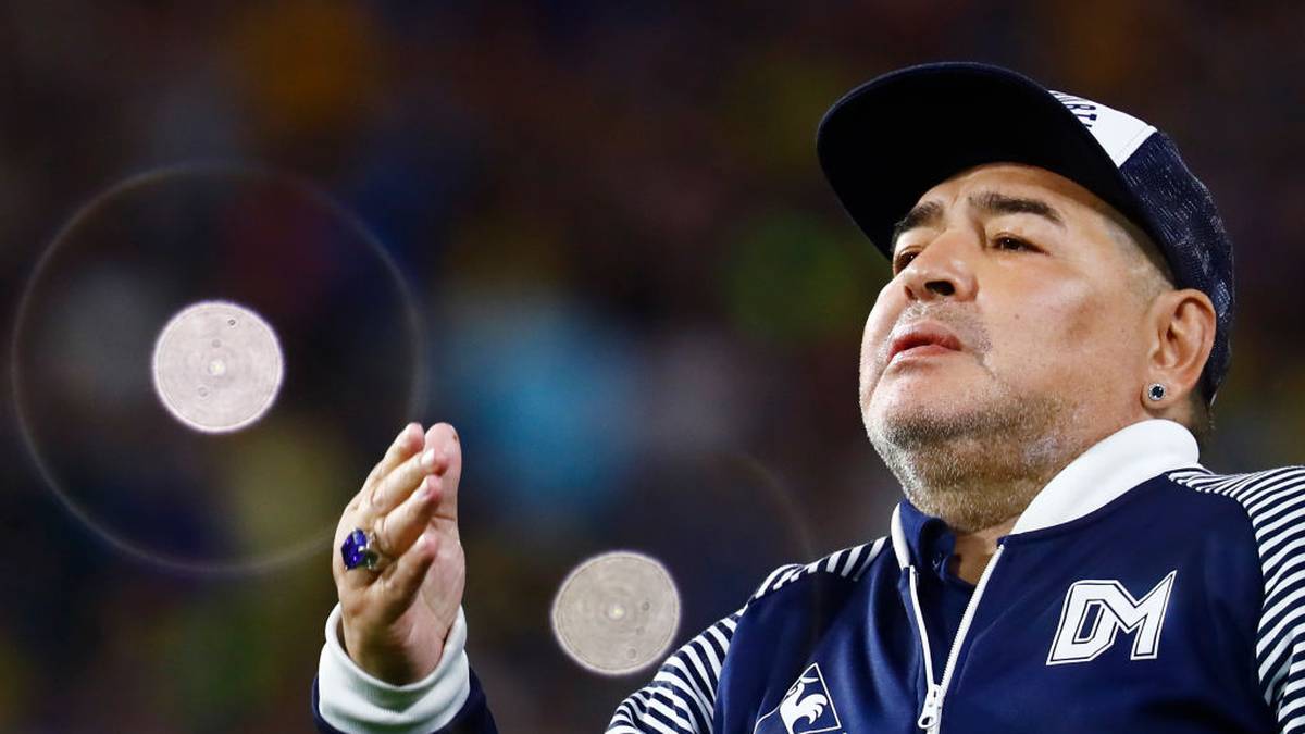 Diego Maradona Bittet Hand Gottes Um Ende Der Corona Pandemie