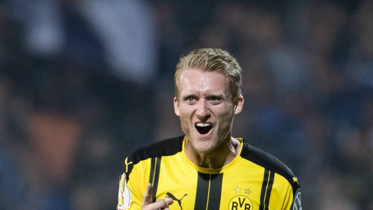 Zur Pause nimmt Andre Schürrle jegliche Spannung raus und markiert sein erstes Pflichtspieltor für den BVB