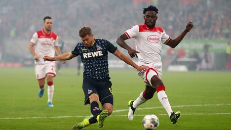 Für Terodde(l.) und den 1. FC Köln lauft es in dieser Saison noch nicht