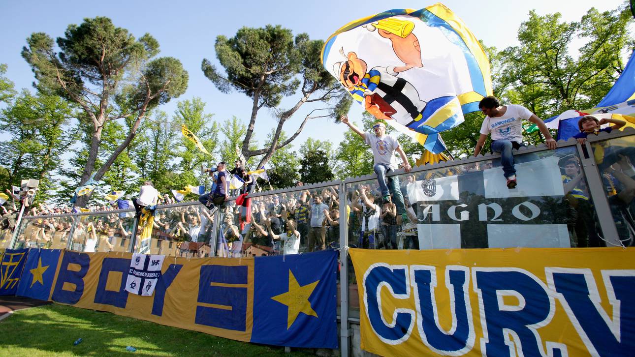 Parma schafft Aufstieg in Liga drei