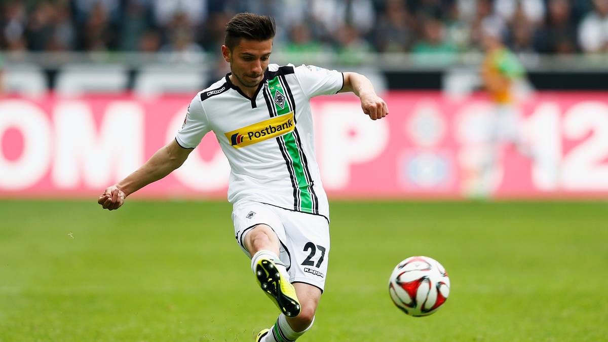 Die Fohlen gehen in der neuen Saison in weißen Hemden mit dem markanten schwarz-weißen Längsstreifen auf der Brust an den Start