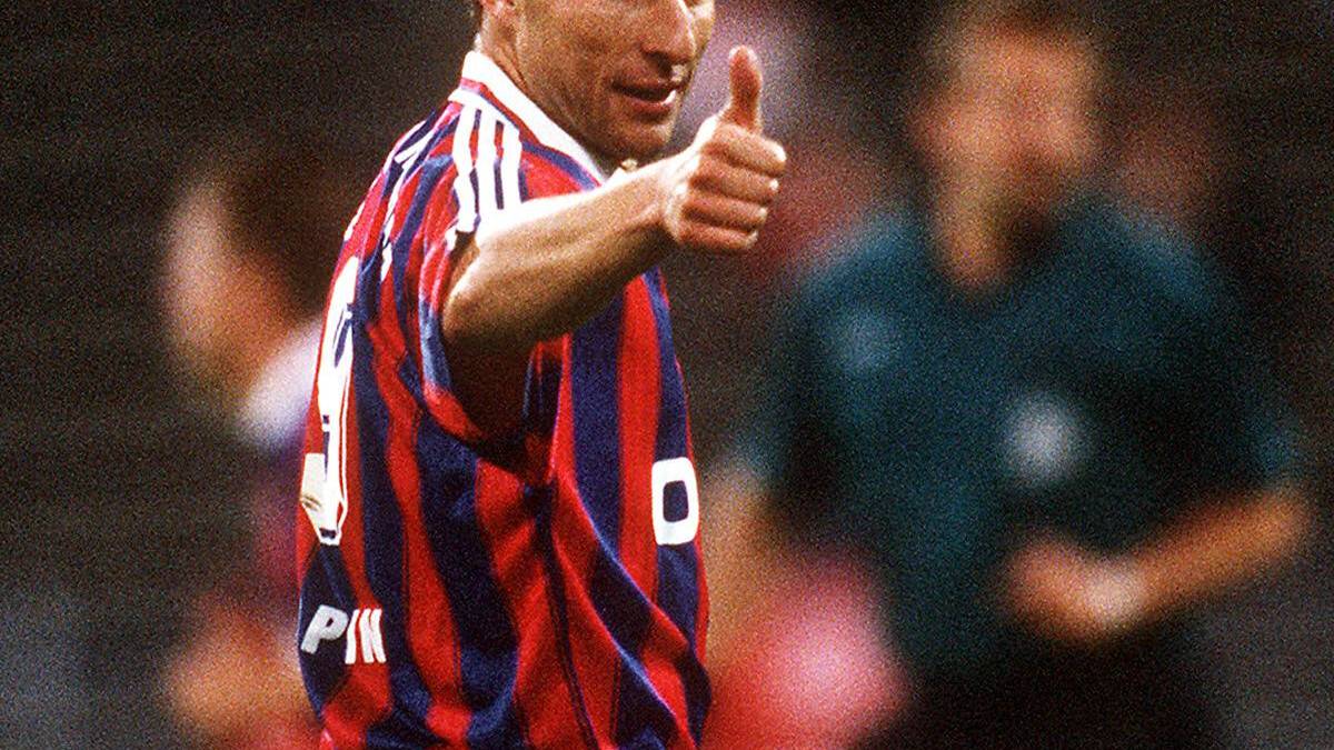 Platz 5: Beim FC Bayern gelingt Jean-Pierre Papin zahlenmäßig nicht viel. Aber immerhin eines der schönsten Tore der Bundesliga-Geschichte. 1995 trifft der Franzose per wuchtigem Seitfallzieher. Daumen hoch!