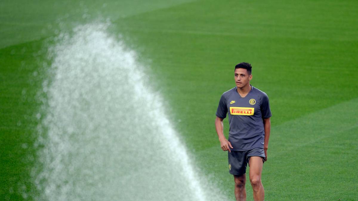 Bei einer Niederlage drohen Inter (1 Punkt) die beiden aktuell führenden Teams aus Dortmund und Barcelona (jeweils 4) bereits um sechs Punkte zu enteilen. Zu allem Überfluss fehlen Conte in Star-Neuzugang Alexis Sánchez und Senkrechtstarter Stefano Sensi zwei Hochkaräter