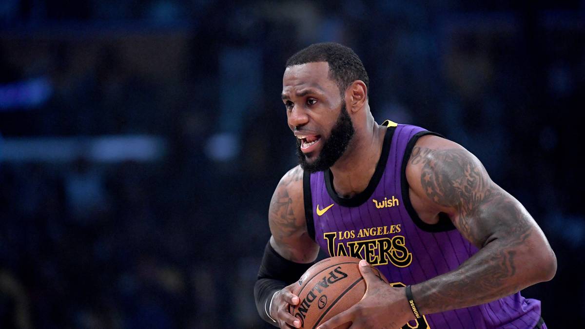 STARTER TEAM LEBRON JAMES (Small Forward, Los Angeles Lakers): Der Superstar der Los Angeles Lakers bekam die meisten Stimmen aller Fans. Er ist einer der beiden Kapitäne und hat folgende Mitspieler an seiner Seite: