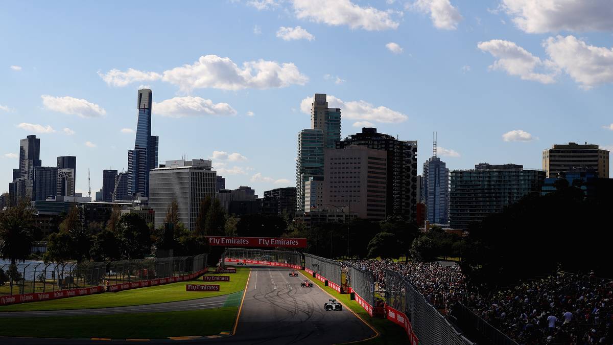 MELBOURNE/AUSTRALIEN, 26. März:  Wie in den vergangenen Jahren startet die Formel 1 auch 2017 in Melbourne. Die Strecke wird von Vollgas-Passagen bestimmt, auf die meist scharfe Kurven folgen