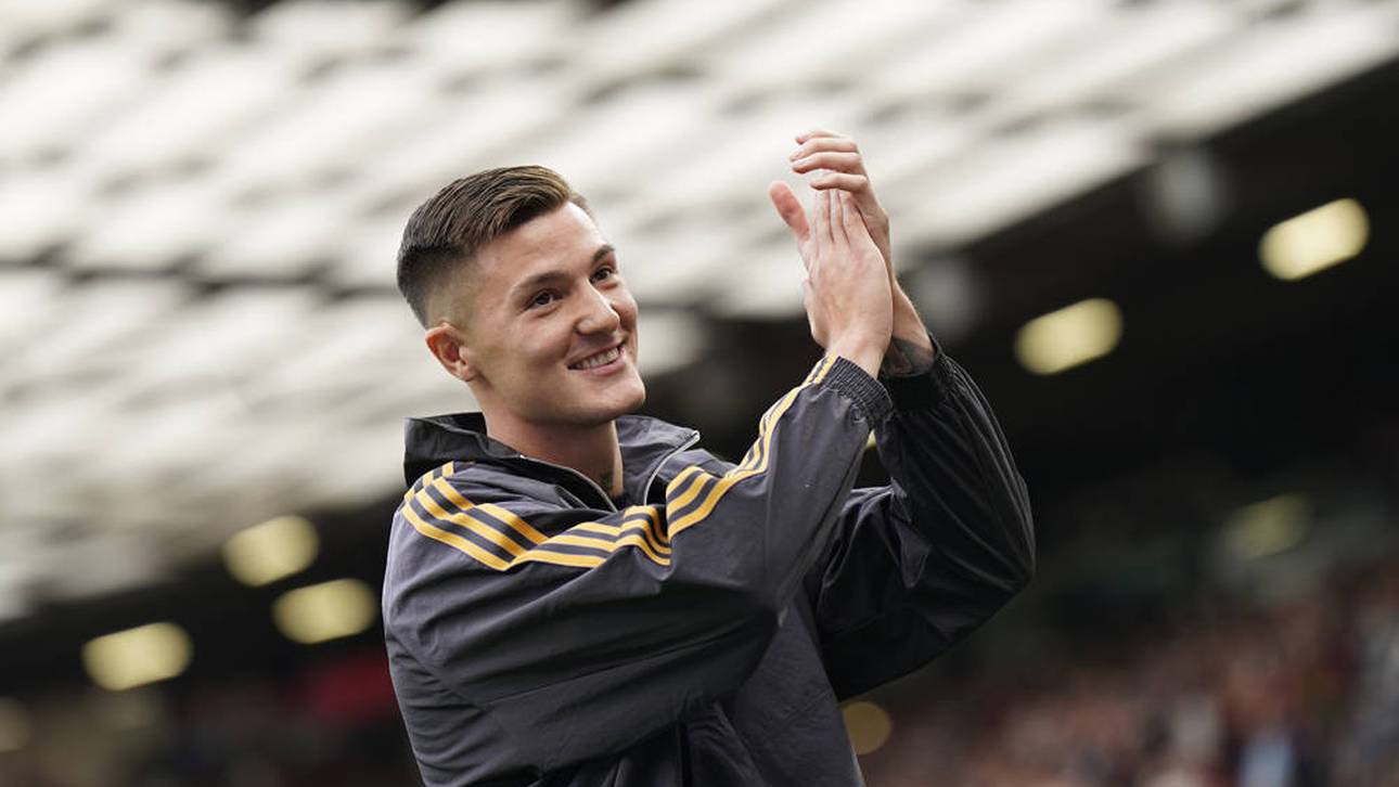 Gosens-Eigentor bei Sesko-Vorstellung