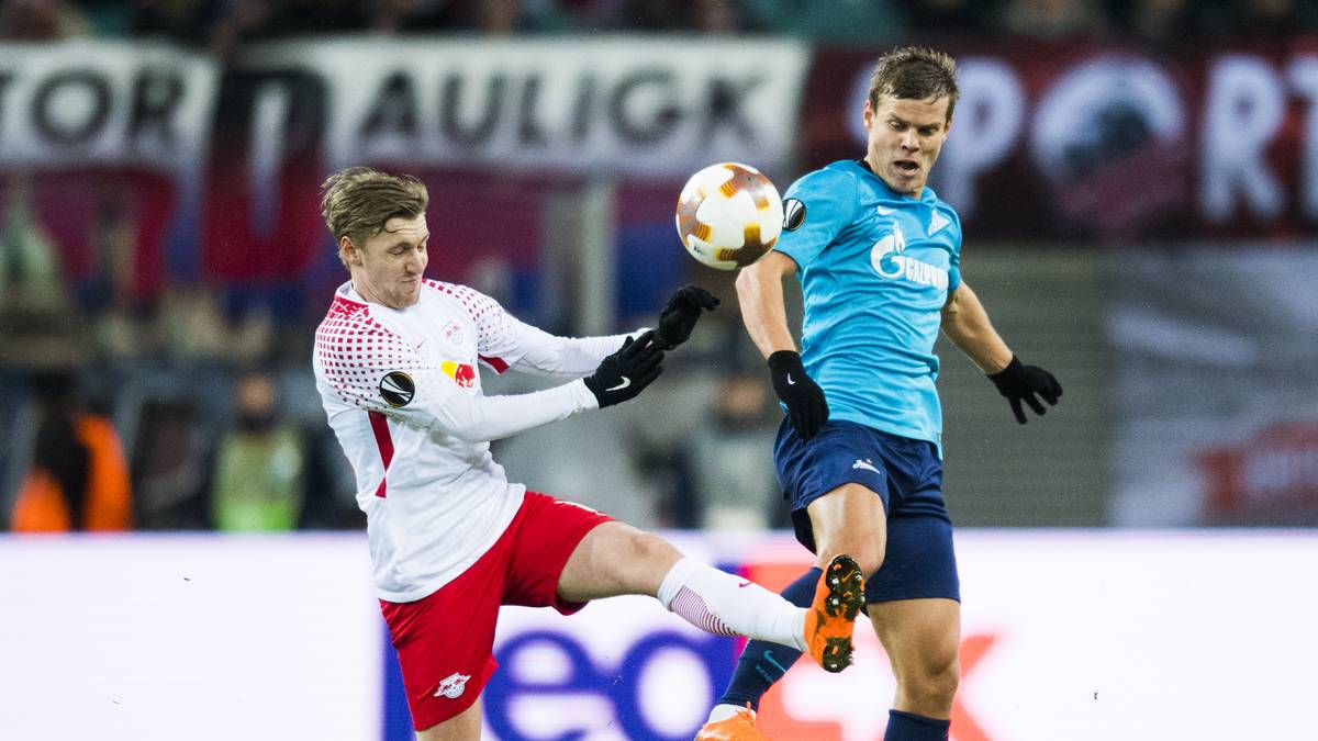 Leipzigs Schwede Emil Forsberg (l.) gehört zu den Aktivposten bei RB. In der 36. Minute hat er Pech, als sein toller Freistoß nur den Innenpfosten trifft