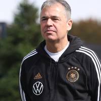 Der DFB-Geschäftsführer räumt ein, dass es bei einem Nein des Bundestrainers "schwierig" geworden wäre.