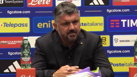 Gennaro Gattuso feiert einen gelungenen Einstand als italienischer Nationaltrainer. Nach dem 5:0-Sieg gegen Estland widmet der 47-Jährige den Erfolg seiner Frau, die es seit 28 Jahren mit ihm aushält.