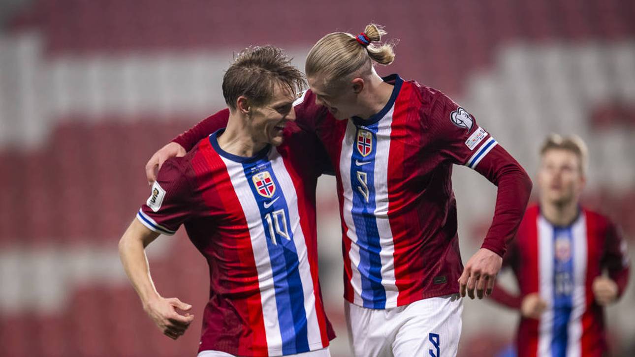 Martin Ödegaard (l.) bereitete drei Treffer gegen Israel vor