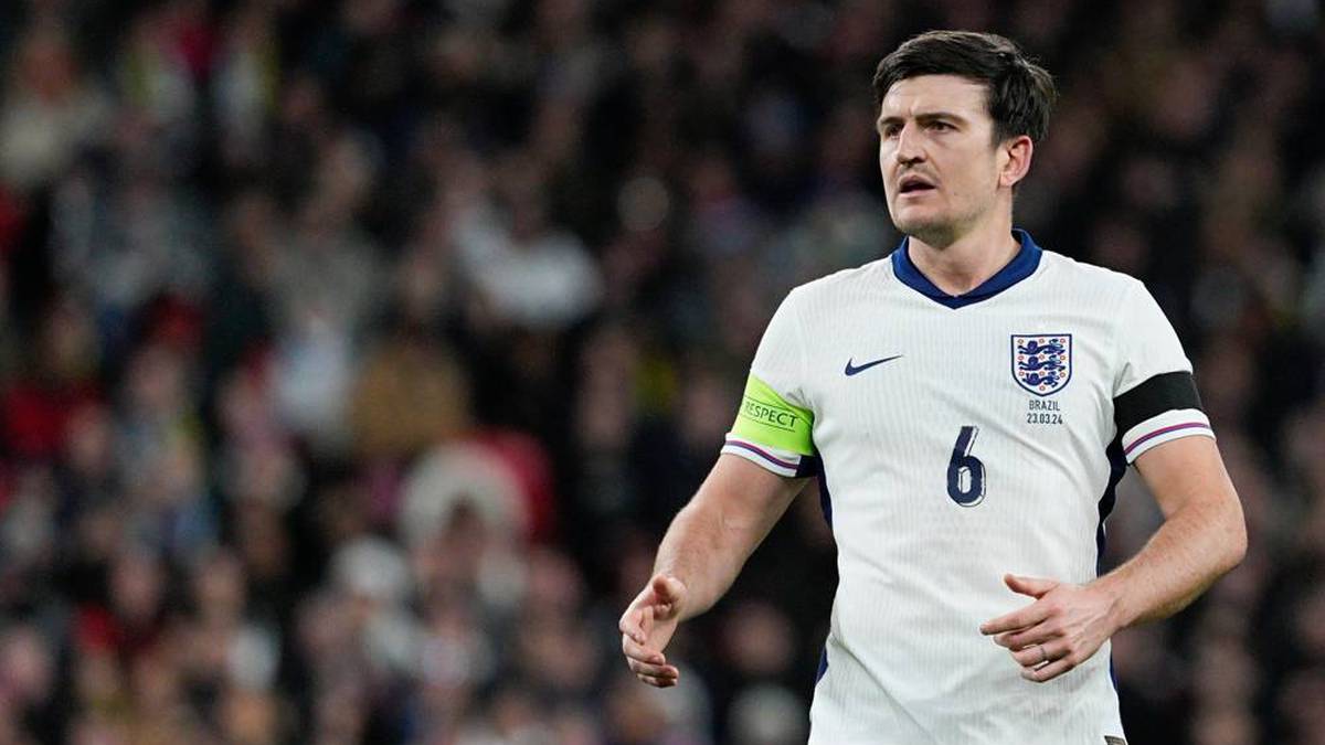 "Ich bin am Boden zerstört, dass ich nicht für England bei der Europameisterschaft diesen Sommer ausgewählt wurde", schrieb Maguire auf Instagram. Gareth Southgate nominierte stattdessen eine teils junge, nicht so namhafte Truppe und verzichtete auf den Routinier von Manchester United. 