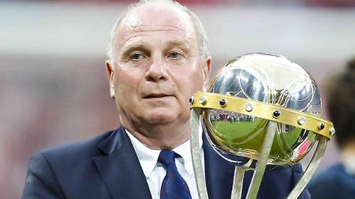 25. Juli: Hoeneß rechnet bei den Ermittlungen gegen seine Person wegen Steuerhinterziehung mit einer baldigen und für ihn guten Entscheidung. "Ich bin zuversichtlich, dass es eine gute Lösung gibt" sagt Hoeneß anlässlich des Spiels zwischen dem FC Bayern und dem FC Barcelona um den Uli-Hoeneß-Cup