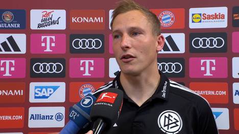 Im Spiel zwischen Bayern und Darmstadt sahen gleich drei Spieler die rote Karte. Schiedsrichter Martin Petersen erklärt die Platzverweise. 