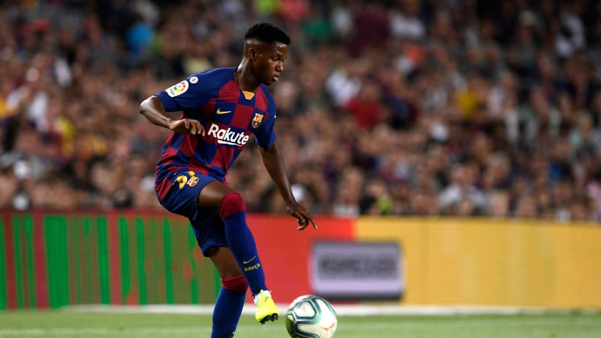 Barcelona´s Guinea-Bissau forward Ansu Fati controls the ball during the Spanish League football match between Barcelona and Real Betis at the Camp Nou stadium in Barcelona on August 25, 2019. (Photo by Josep LAGO / AFP)        (Photo credit should read JOSEP LAGO/AFP/Getty Images)