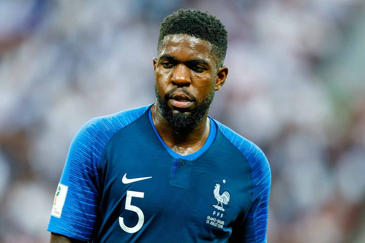 Samuel Umtiti köpfte Frankreich ins WM-Finale und wurde anschließend Weltmeister. Dafür opferte er langfristig eine potenzielle Weltkarriere beim FC Barcelona. Die Karriere des Franzosen nahm nach der WM 2018 eine turbulente Richtung. Das macht er heute. 