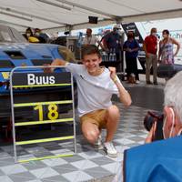 Bastian Buus wird 18! Überraschungsparty beim Porsche Carrera Cup