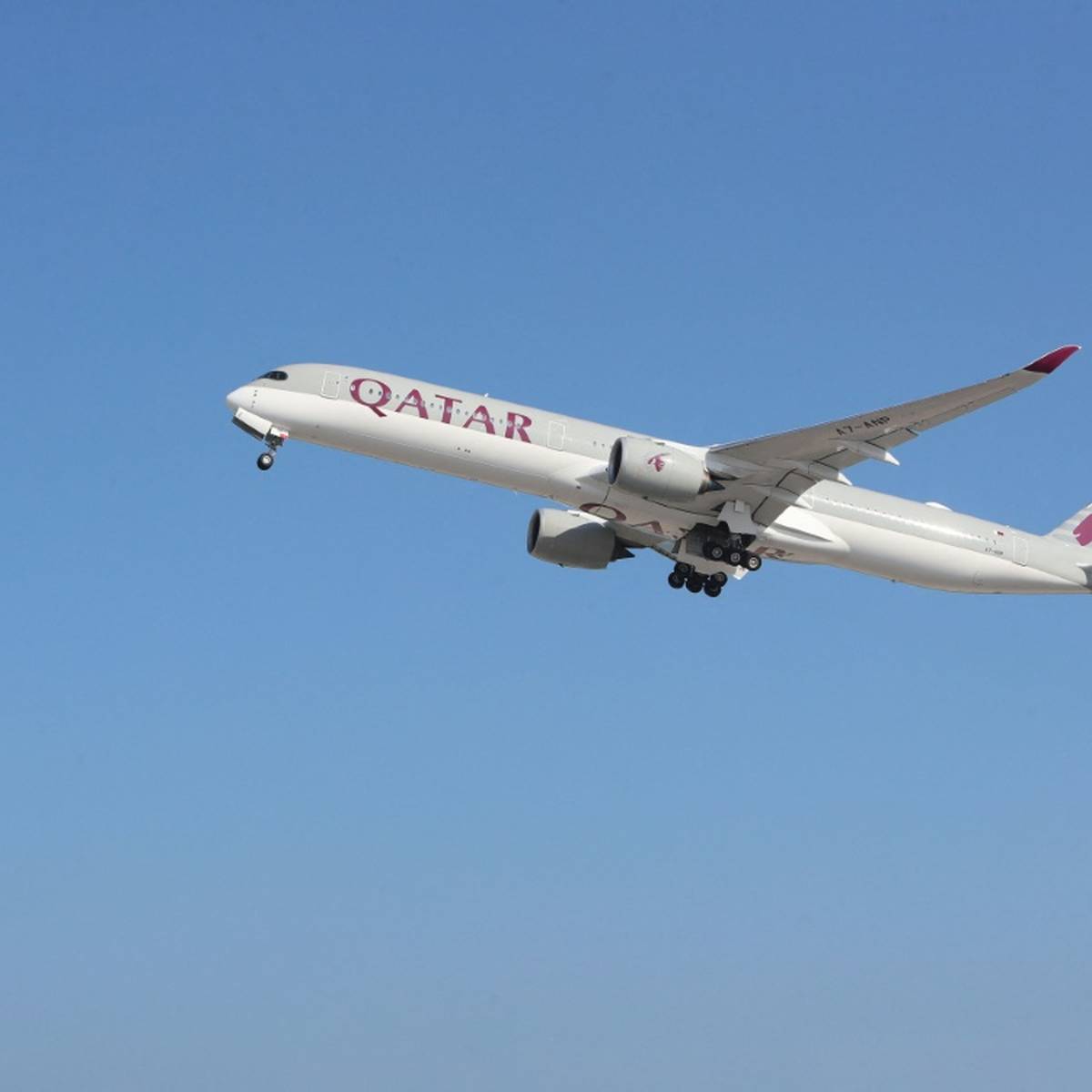 Gastgeber Katar stellt sich während der Fußball-WM auf bis zu 200.000 Fluggäste pro Tag ein.