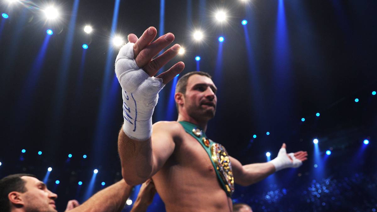 Acht Jahre regierte der ältere Bruder von Wladimir unangefochten als Schwergewichts-Weltmeister, ehe er 2012 abtrat: SPORT1 blickt in Bildern zurück auf die größten Kämpfe von Vitali Klitschko 