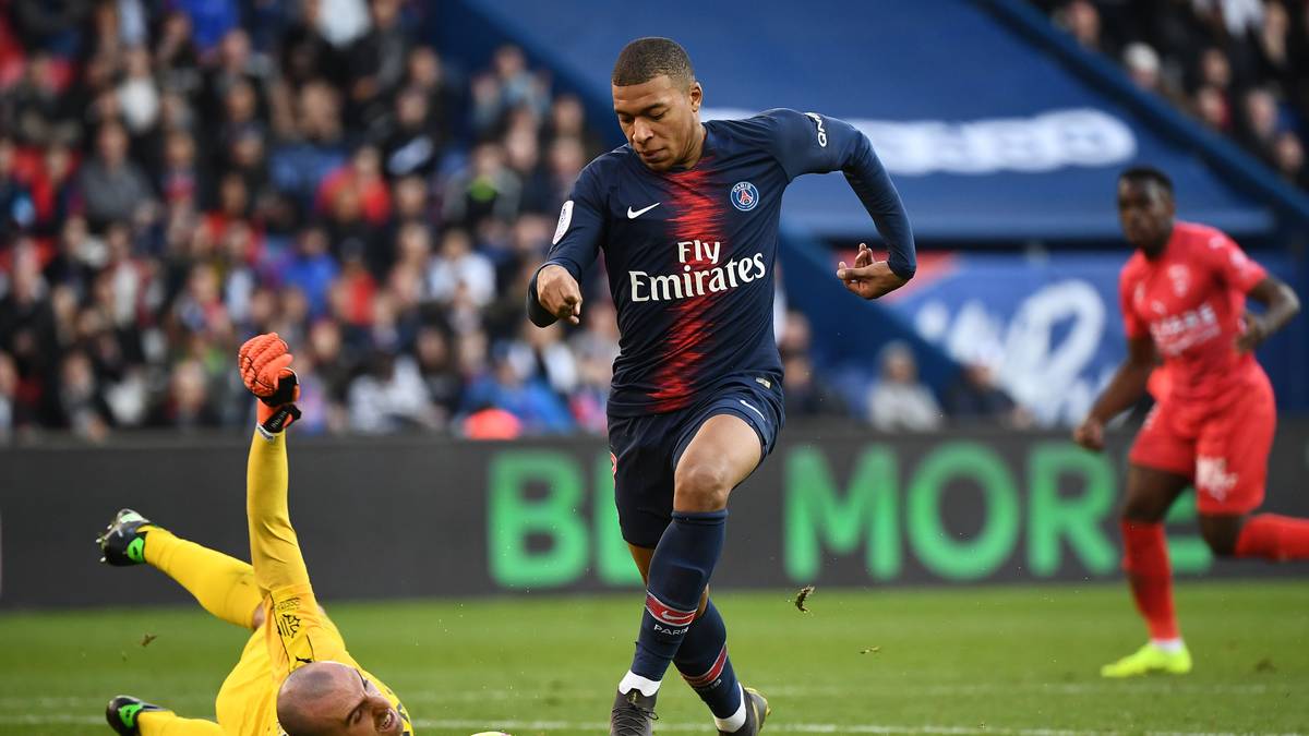PLATZ 2: Kylian Mbappé (Paris Saint-Germain, Frankreich) mit 66 Punkten (33 Tore)