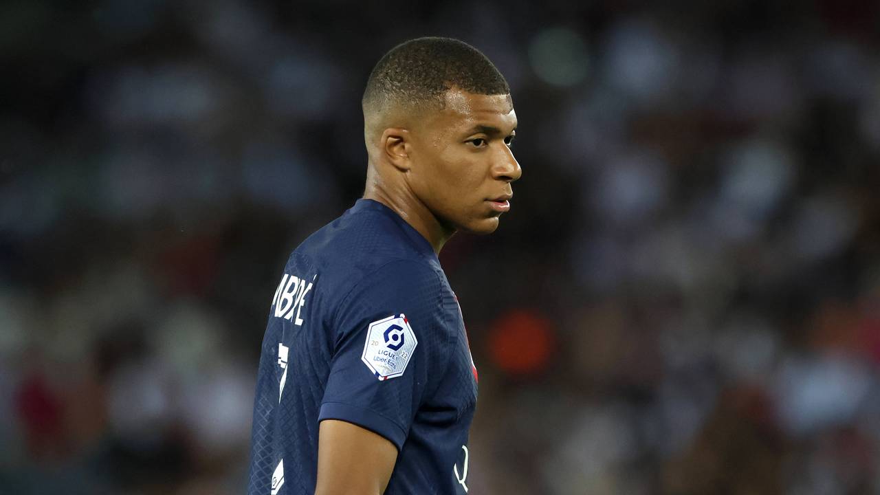 Paris Saint-Germain: Kylian Mbappé außenvor: Alle jubeln nur der Superstar nicht