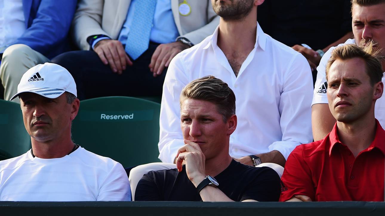 Bastian Schweinsteiger (m.) sah das Aus von Ana Ivanovic aus nächster Nähe