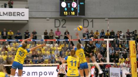 Der SC Potsdam und der SSC Palmberg Schwerin liefern sich im ersten Playoff-Halbfinale ein spektakuläres Duell, welches für einige Highlightballwechsel sorgte.