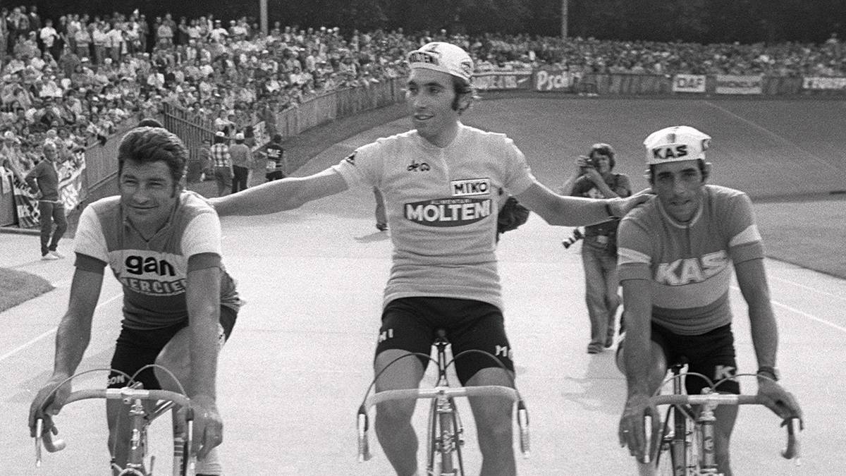 Diese Vielfältigkeit zeigte er auch bei der Tour. Egal, ob Bergetappe, Zeitfahren oder Sprintankunft, Merckx konnte in allen Disziplinen Erfolge feiern. Wegen seinem unstillbaren Ehrgeiz, immer gewinnen zu wollen, wurde er nur der "Kannibale" genannt