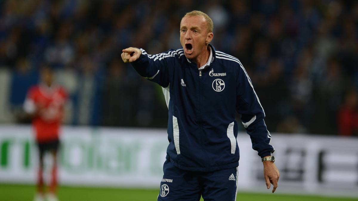 Eichkorn sprang bei Schalke mehrfach als Interimscoach ein, war zwischenzeitlich Scout und schloss sich im Januar 2019 Tedescos Team an. Gute Wahl, befand der einstige Boss Magath bei SPORT1: Eichkorn sei "loyal", "fleißig ohne Ende" und "organisatorisch überragend". Ambitionen auf einen Chefposten hat er längst nicht mehr