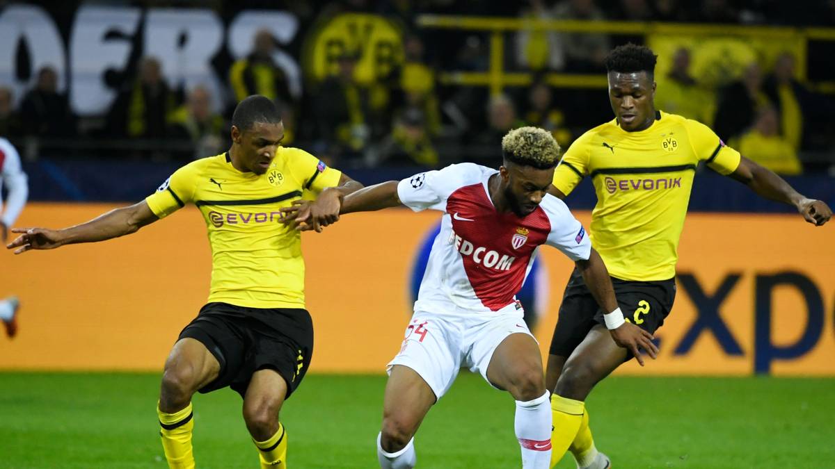 Zagadous (r.) Vertrag läuft noch bis 2022, ein Verkauf würde Dortmund sicher eine gute Ablöse einbringen. Nach dem Wechsel von Diallo dürfte der BVB ihn aber kaum abgeben