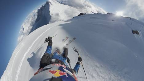 Der polnische Extrem-Bergsteiger Andrzej Bargiel fährt als erster Mensch überhaupt mit Skiern vom Mount Everest ins Base Camp.