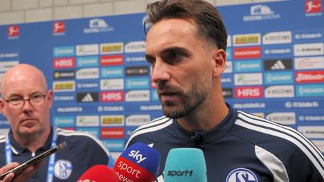 Beim Testspiel des FC Schalke 04 kam es zu einem Schreckmoment: Kapitän Kenan Karaman blieb nach nach einem unglücklichen Zweikampf am Boden liegen und musste behandelt werden. Nun spricht der Kapitän selbst über die Szene.