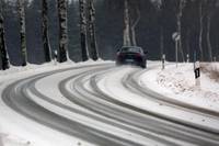 Sicher bei Schneeglätte - Sieben Tipps für Autofahrer im Winter