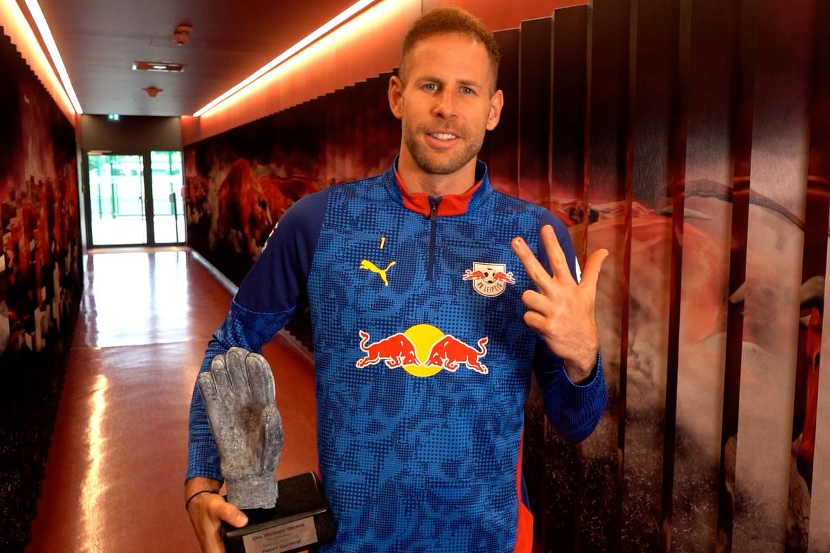 Peter Gulacsi von RB Leipzig blieb in der vergangenen Saison in 14 Partien ohne Gegentor. Kein anderer Torhüter konnte eine bessere Bilanz vorweisen und damit geht die Auszeichnung der Weissen Weste an den RB-Torhüter.