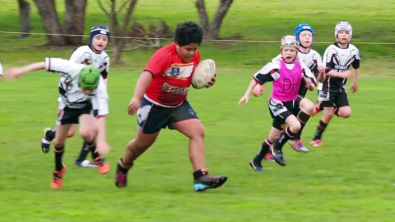 Beast Mode: Rugby-Kid räumt auf