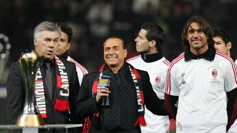 Carlo Ancelotti (l.) trainierte von 2001 bis 2009 den AC Mailand