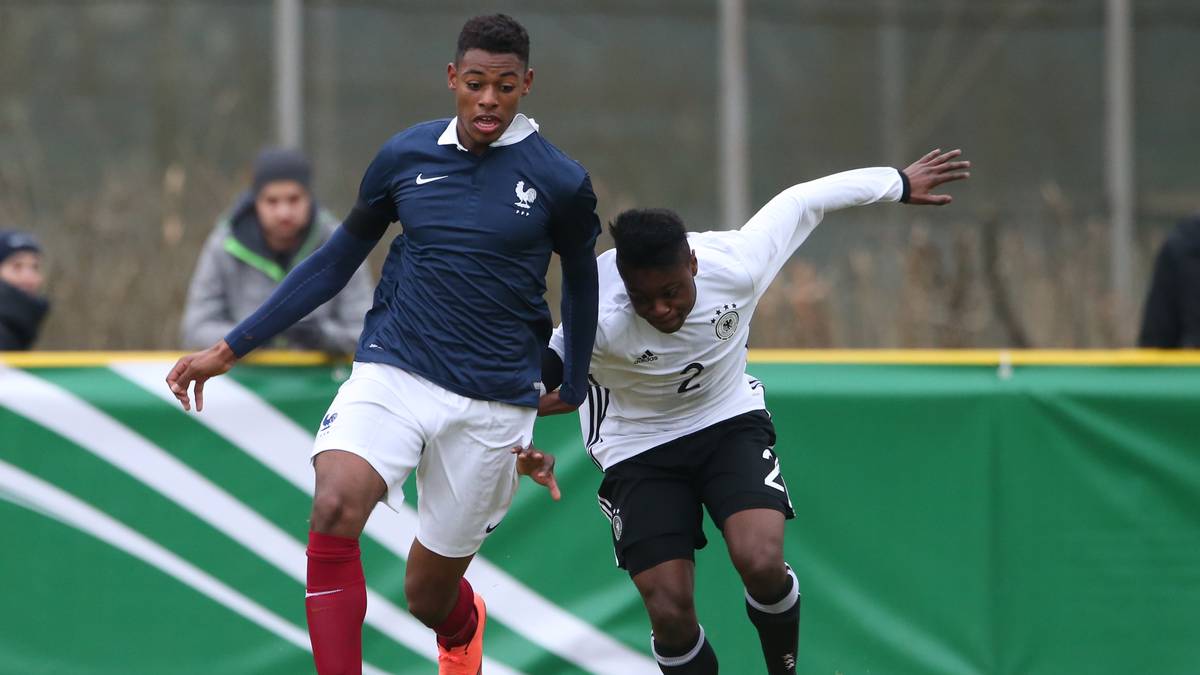 "Jeff ist etwas Besonderes", so Wenger. Sein Profidebüt feierte der Flügelflitzer im Januar beim FA-Cup-Spiel gegen Sunderland. Nun will der Spross des RC Lens in der Youth League für Furore sorgen