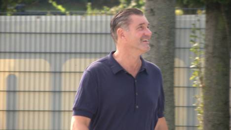 Der BVB-Sportdirektor schwärmt in den höchsten Tönen von seinem Torjäger.