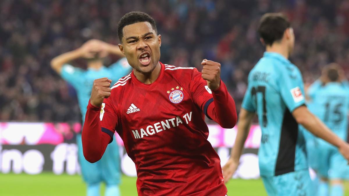 Die Münchner taten sich gegen gut verteidigende Freiburger lange schwer. Erst in der 80. Minute schoss Serge Gnabry seinen Klub in Führung - doch das erste Saisontor des Nationalspielers sollte nicht zum Sieg reichen