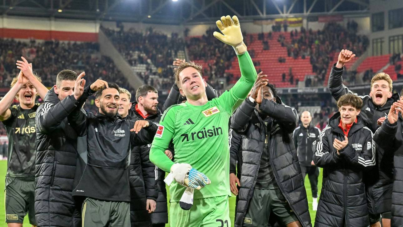 „Scheiß auf die Hand“: Raab wird beim Debüt zum Helden