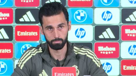 Kylian Mbappe hat die vergangenen Spiele von Real Madrid aufgrund anhaltender Knieprobleme verpasst. Sein Trainer Alvaro Arbeloa, gibt einen Ausblick, wann der französische Superstar wieder einsatzfähig sein wird.