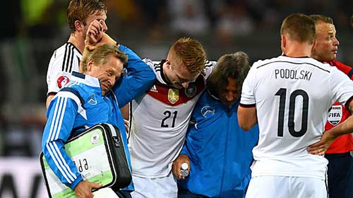 Seine Pechsträhne war aber bereits davor groß. Schon im September 2014 hatte er sich im EM-Qualifikationsspiel gegen Schottland in der letzten Minute verletzt