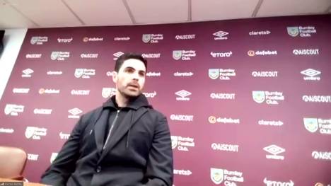 Beim 1:1 gegen Burnley schien Pieters im Strafraum den Ball mit der Hand gespielt zu haben. Gunners-Trainer Mikel Arteta regte sich über den nicht gegebenen Elfmeter auf.