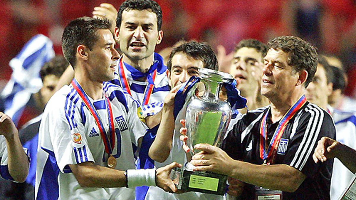 Es ist der größte Triumph des griechischen Fußballs. Der Titel machte Rehhagel in Griechenland zu einer Legende