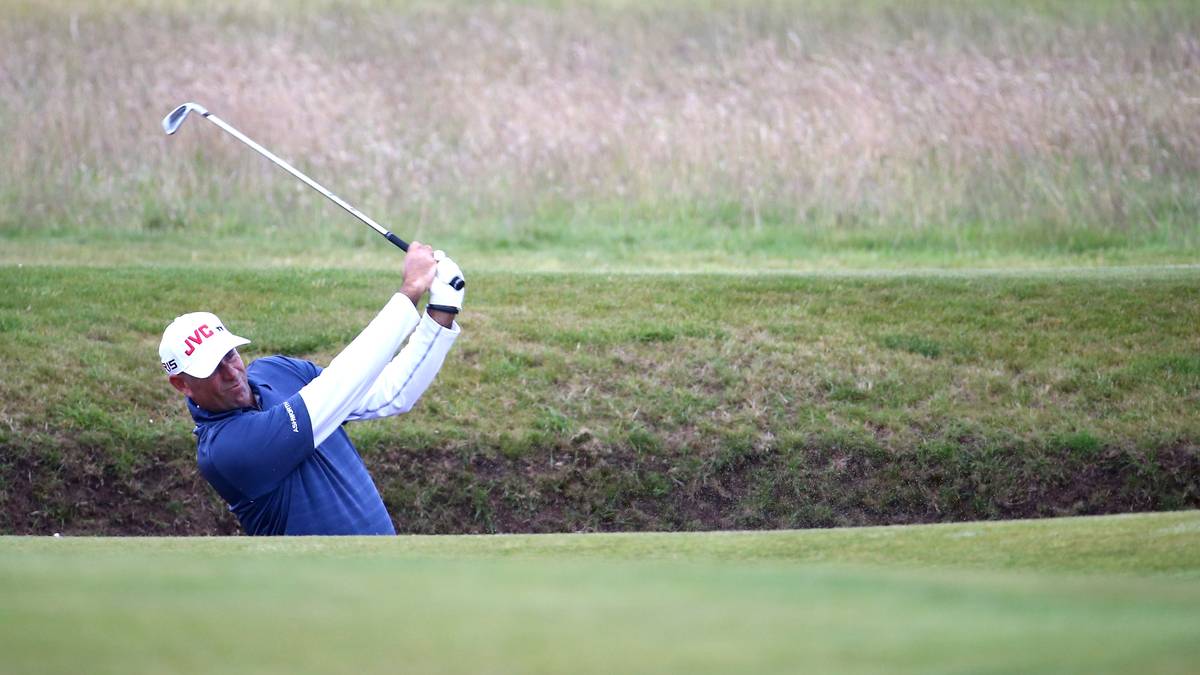 Stewart Cink muss sich aus einem Loch befreien