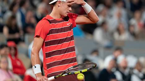 Im Achtelfinale der French Open muss Topstar Holger Rune die Segel streichen. Im Match gegen Lorenzo Musetti ist der Norweger teils klar unterlegen. Boris Becker analysiert die Gründe dafür schonungslos.