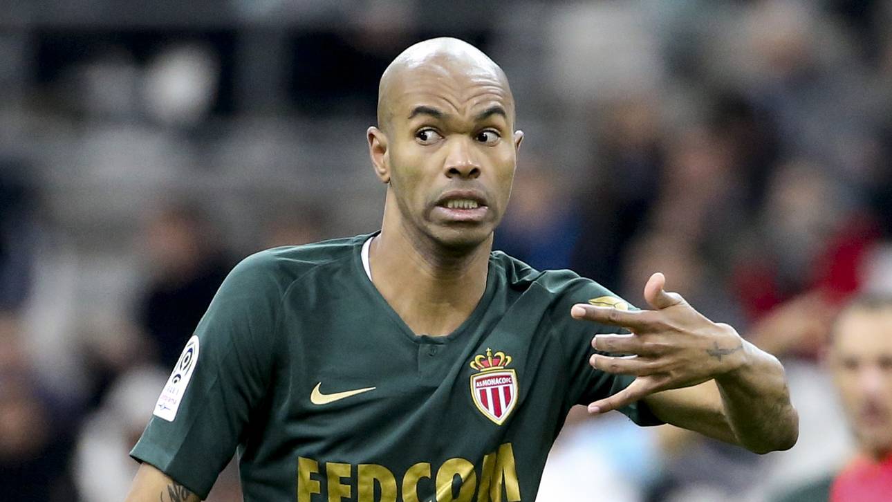 Naldo sieht schon wieder Rot