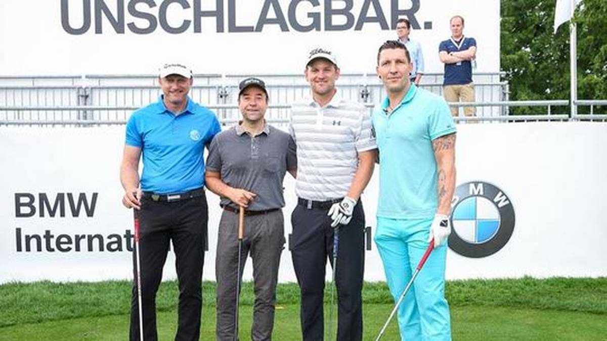 ... denn schon im letzten Jahr war er am Start. Damals spielte er in einem Flight mit Schauspieler Jan-Josef Liefers (2.v.l.), dem österreichischen Golf-Ass Bernd Wiesberger (2.v.r.) und Handball-Legende Stefan Kretzschmar (r.)